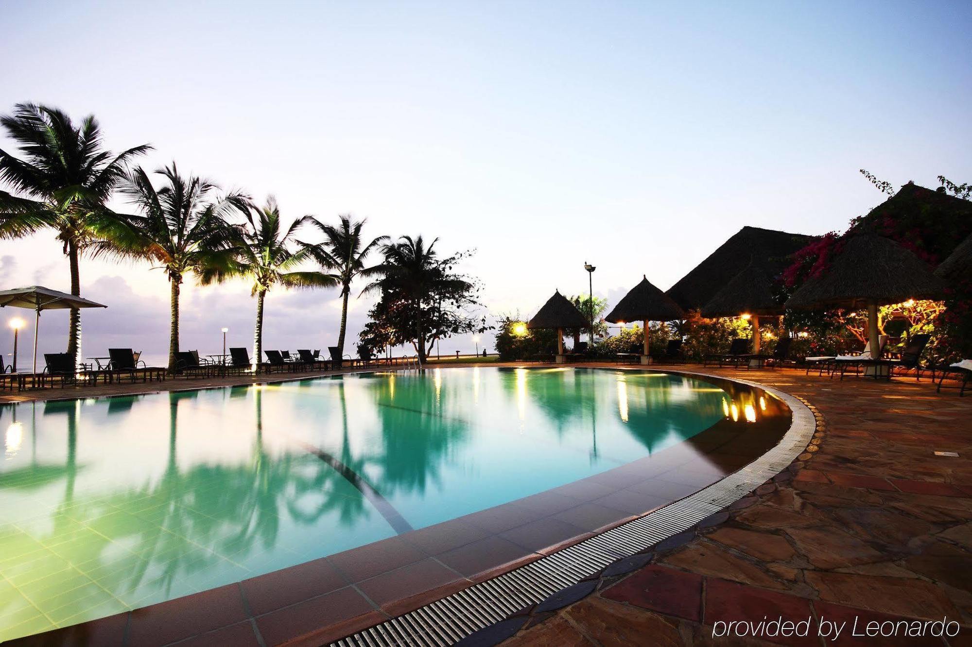 Sea Cliff Hotel Дар-эс-Саламе Экстерьер фото