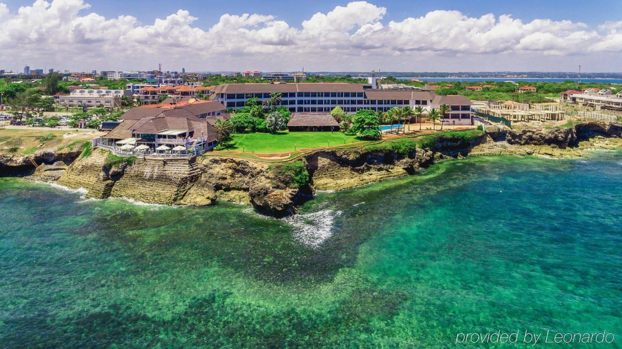 Sea Cliff Hotel Дар-эс-Саламе Экстерьер фото