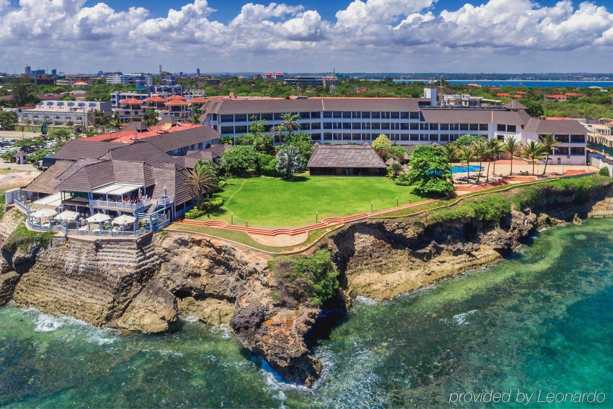 Sea Cliff Hotel Дар-эс-Саламе Экстерьер фото