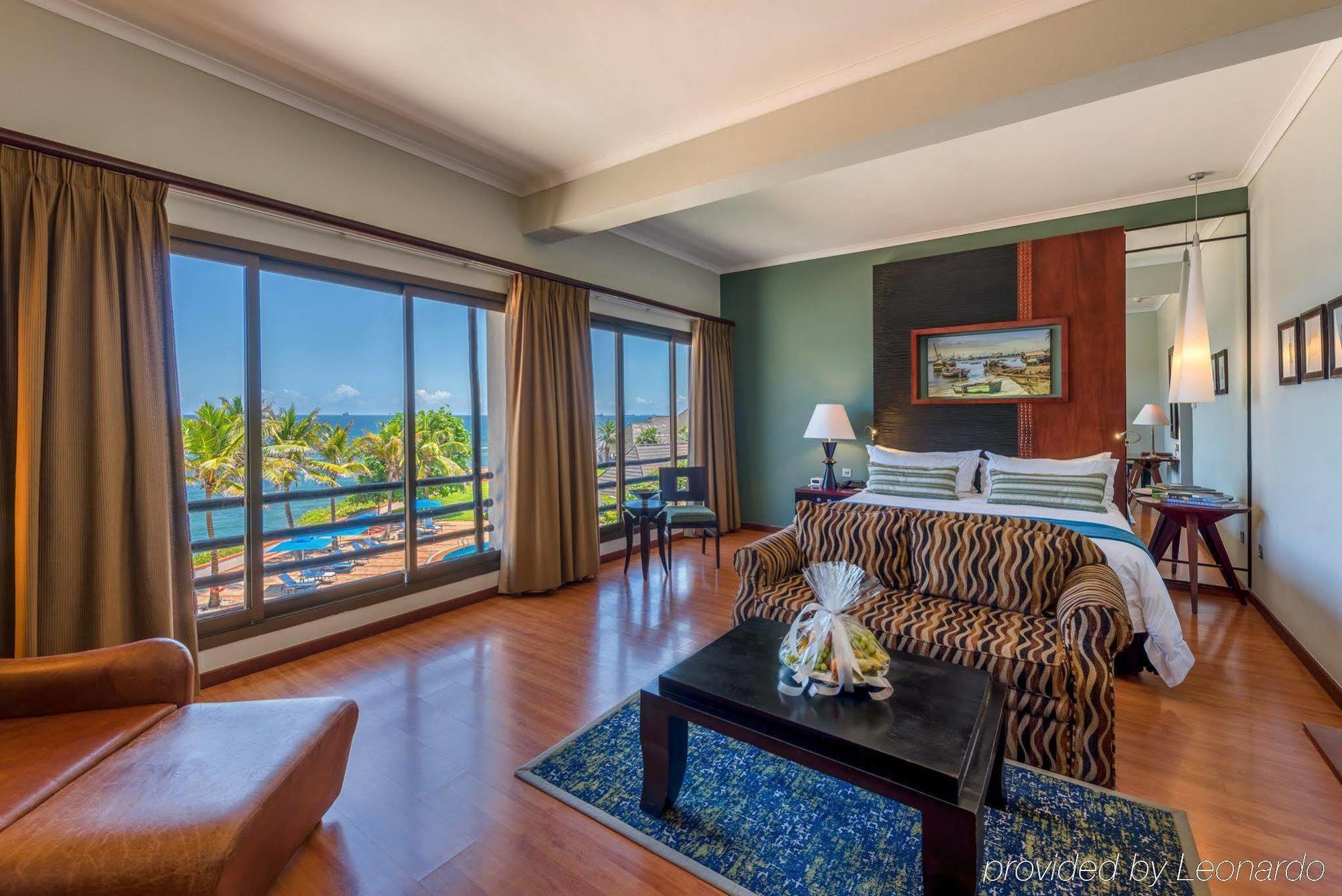 Sea Cliff Hotel Дар-эс-Саламе Экстерьер фото