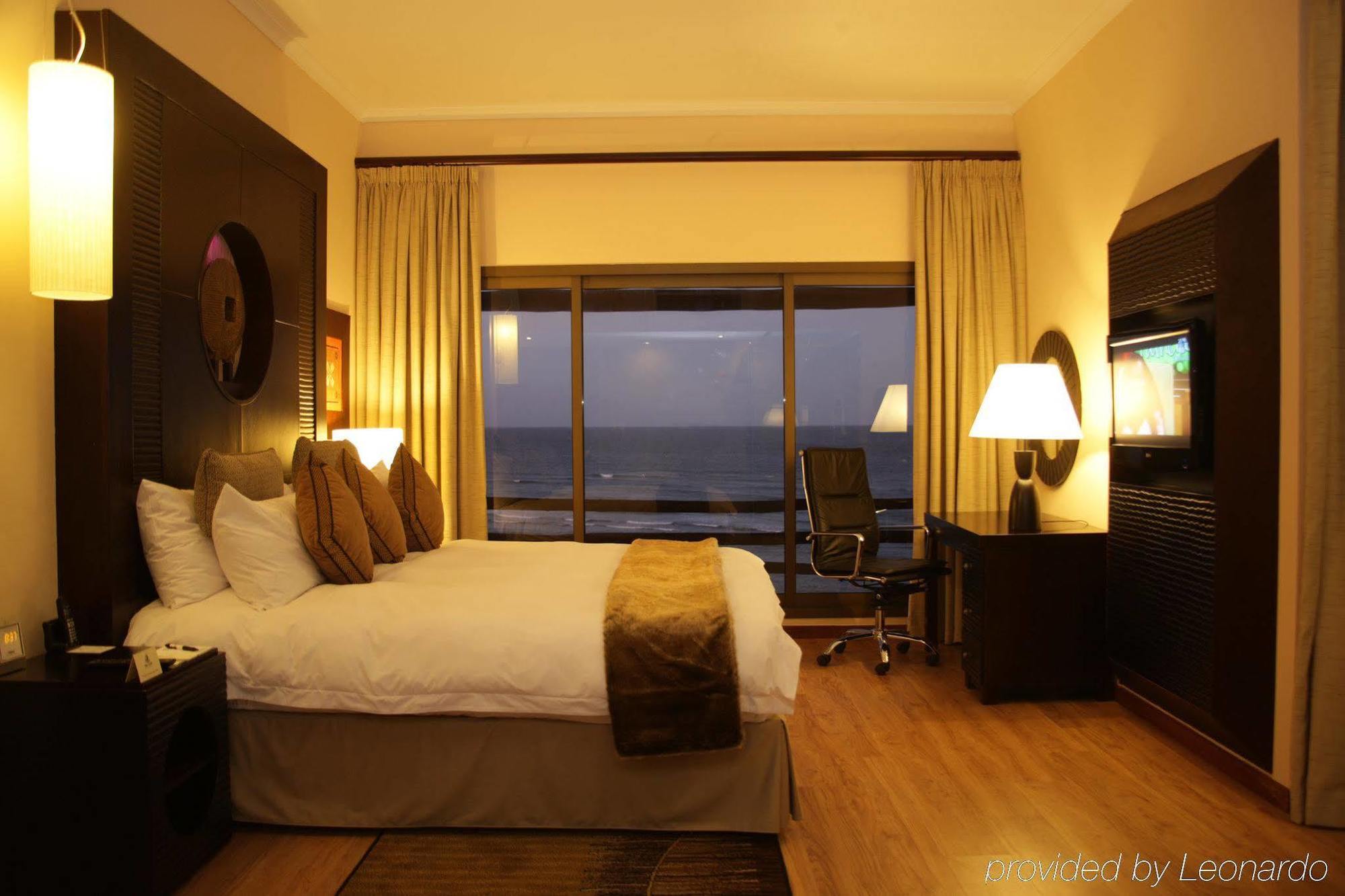 Sea Cliff Hotel Дар-эс-Саламе Экстерьер фото