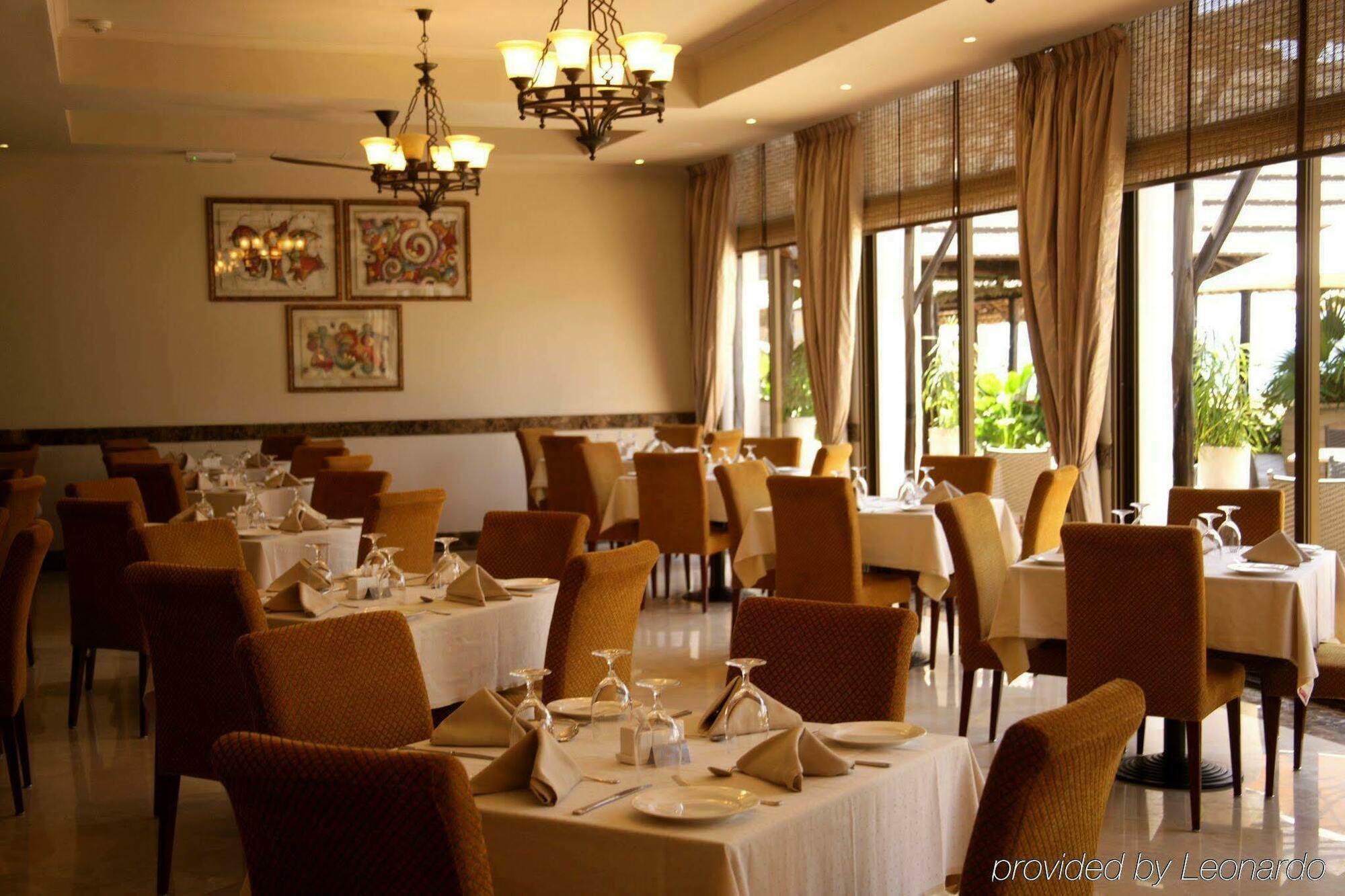 Sea Cliff Hotel Дар-эс-Саламе Экстерьер фото